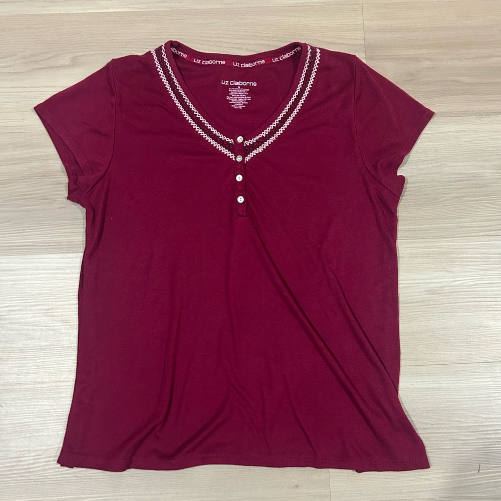 Claiborne Women's Short Sleeve Burgundy Tee